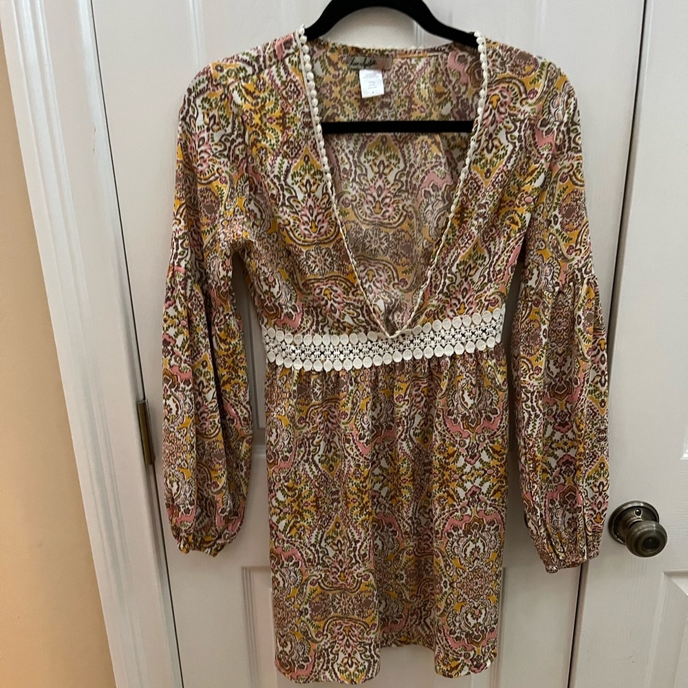 ⭐️3/$22⭐️ Women’s love squared deep V mutilcored dress in size medium
